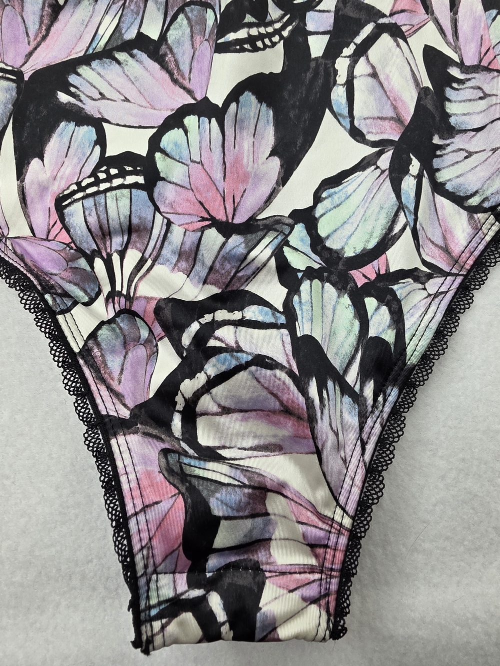 NWT Torrid 1 Satin Ruffle Bodysuit Butterfly Print Pink Black Underwire 3387-c - Picture 11 of 15